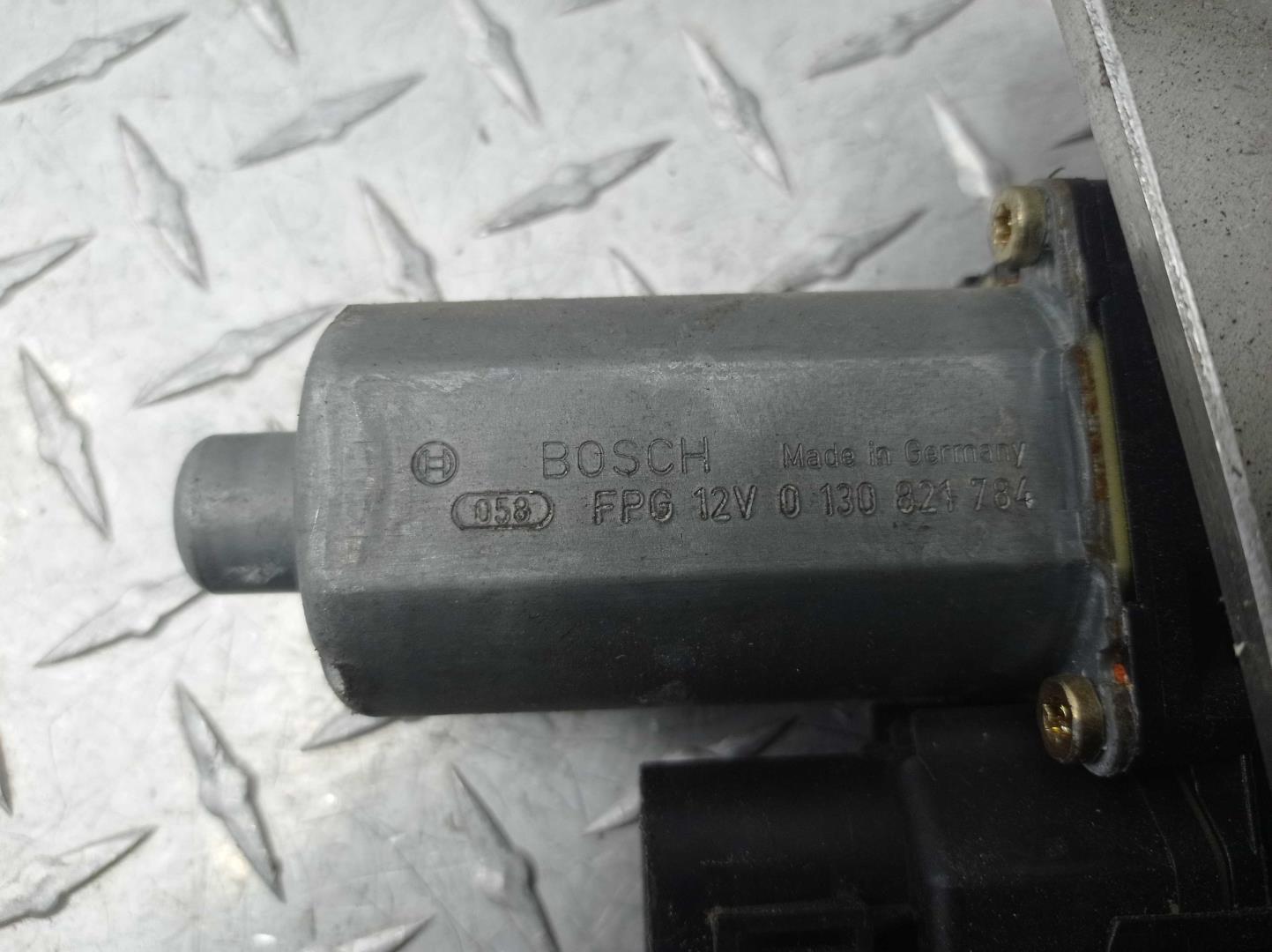 Стеклоподъемник электр. задний левый