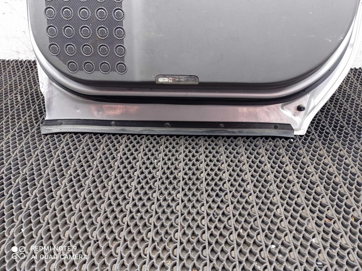 Стеклоподъемник электр. задний правый