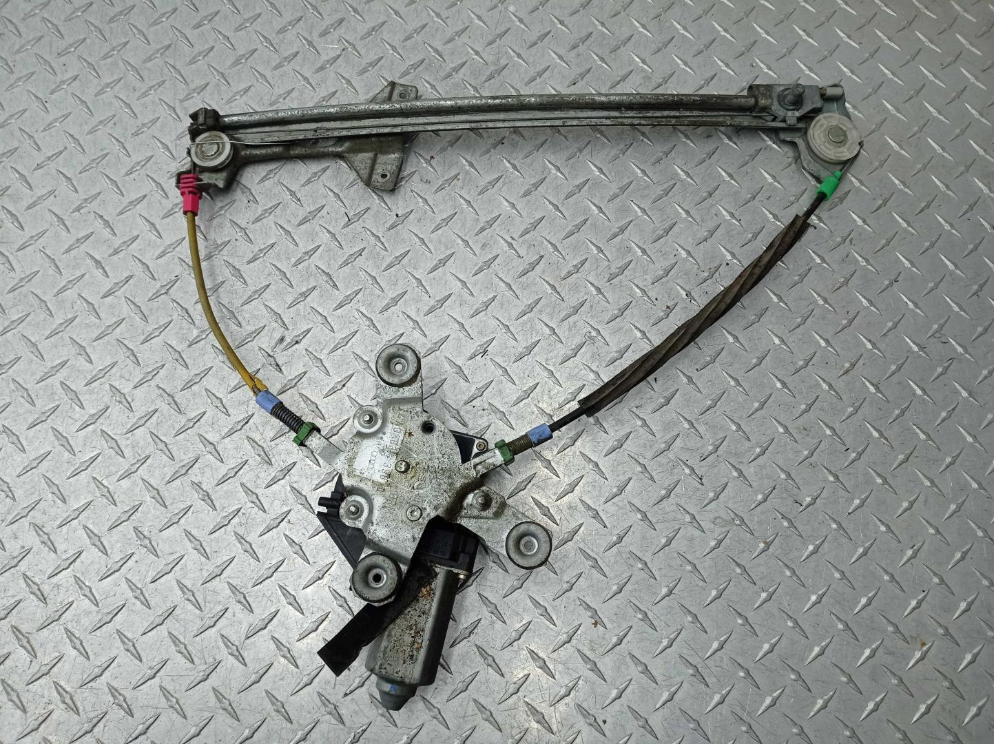 Стеклоподъемник электр. передний правый