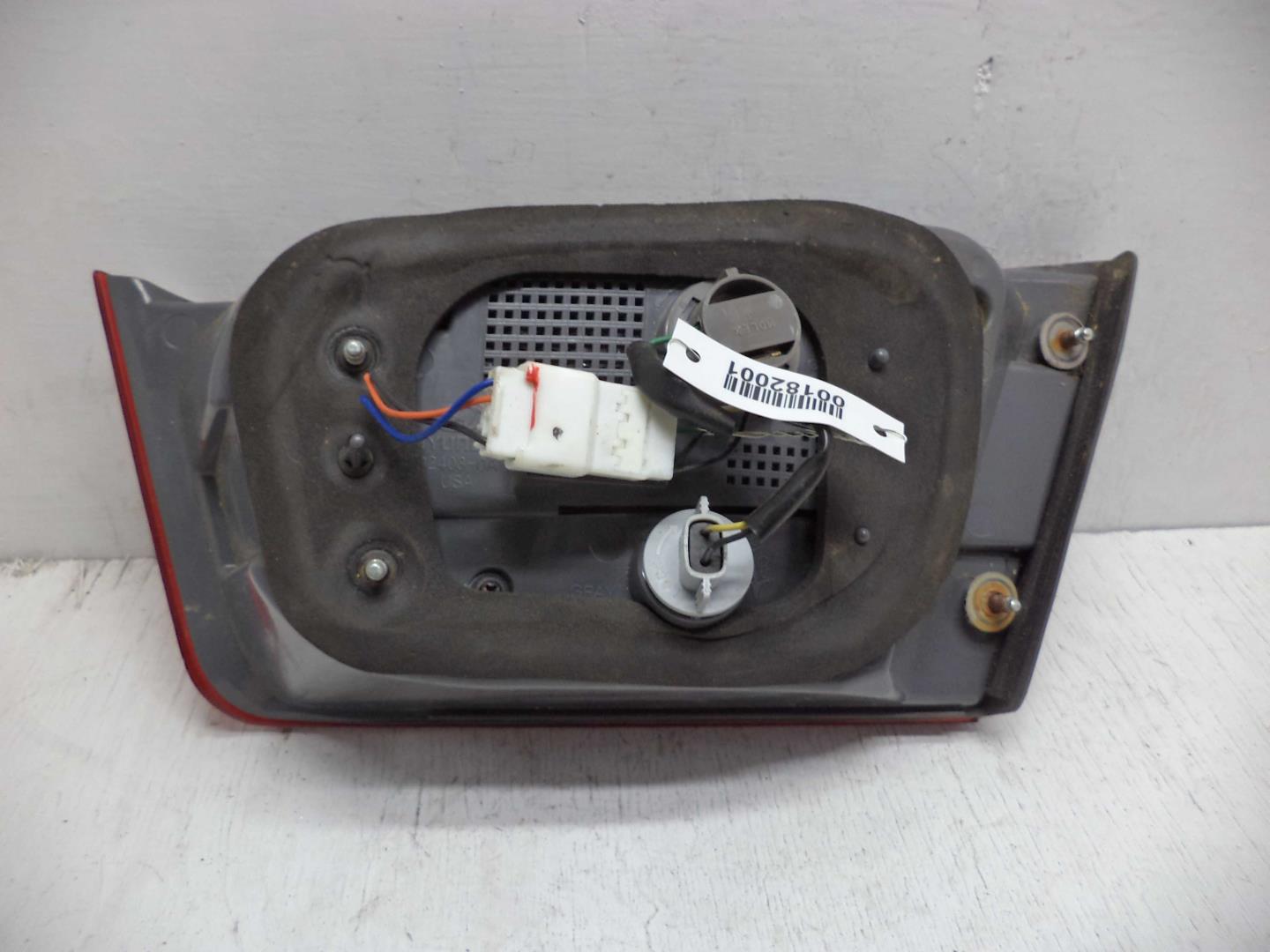 Фонарь задний внутренний левый