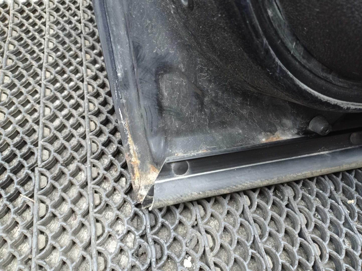 Стеклоподъемник электр. задний левый