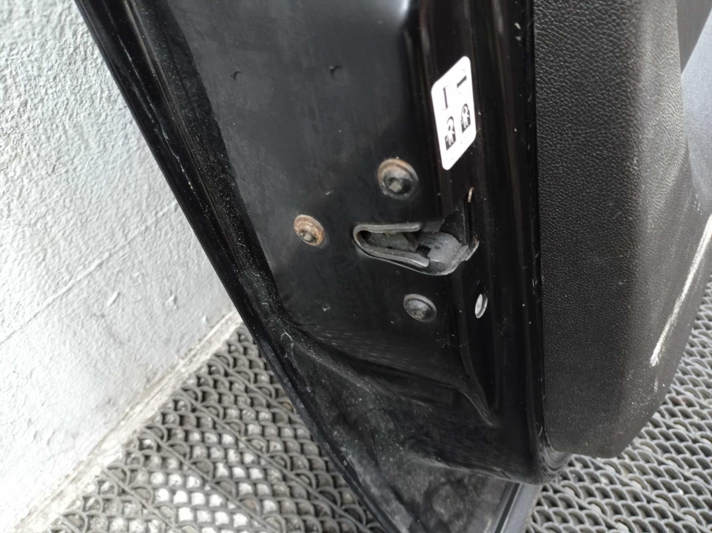 Стеклоподъемник электр. задний левый