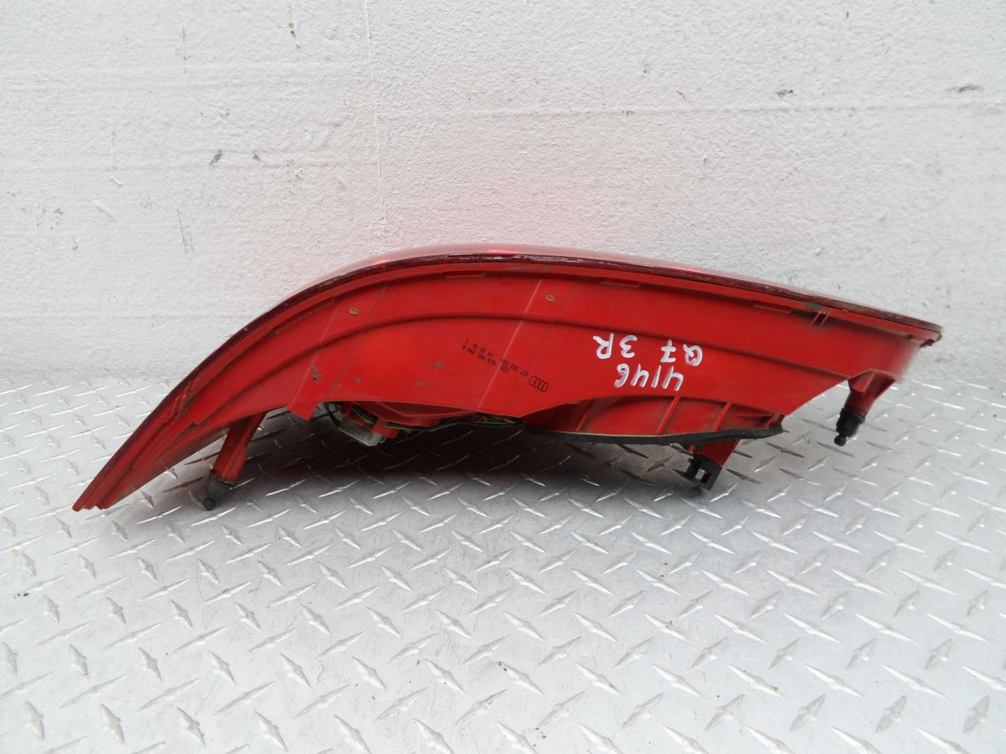 Фонарь задний наружный правый