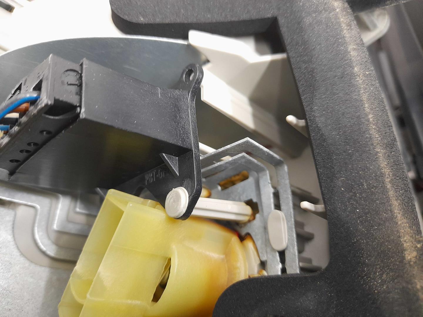 Фонарь задний наружный правый