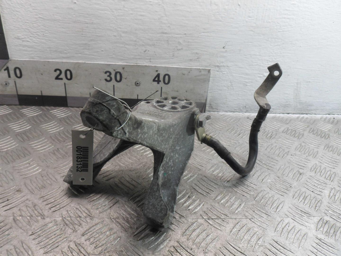 Кронштейн двигателя