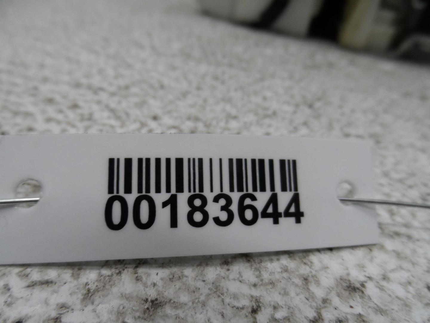 Замок двери передней левой