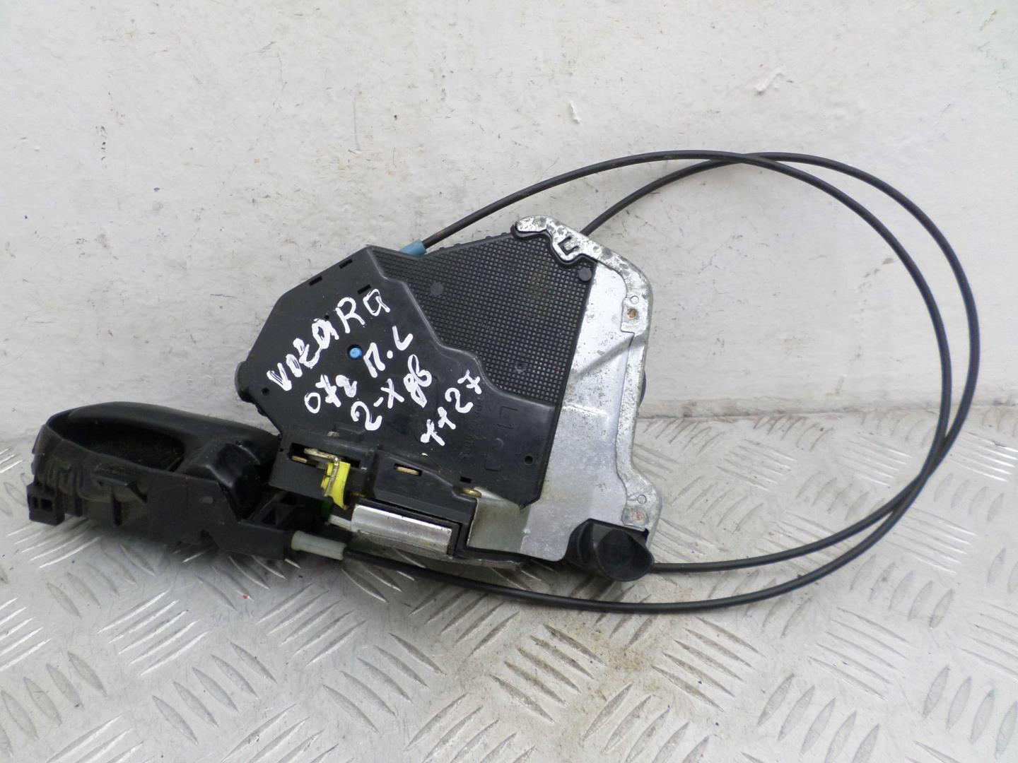 Замок двери передней левой