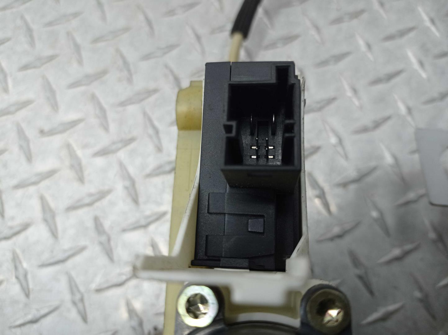 Стеклоподъемник электр. задний правый