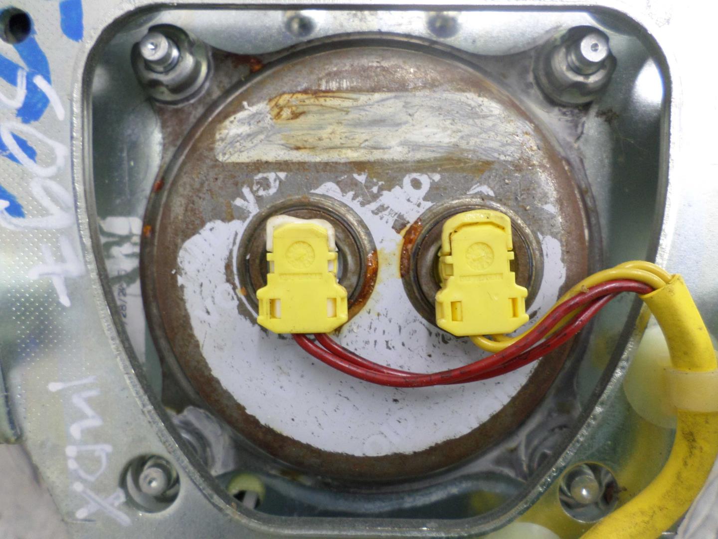 Подушка безопасности в рулевое колесо