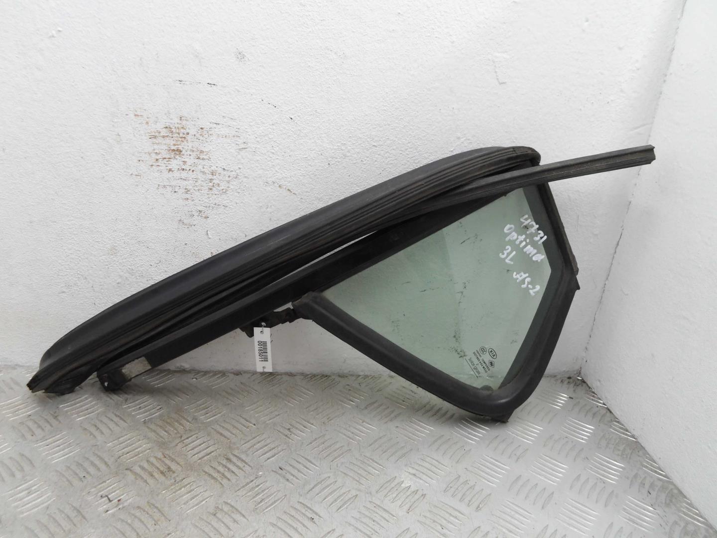 Стекло двери задней левой