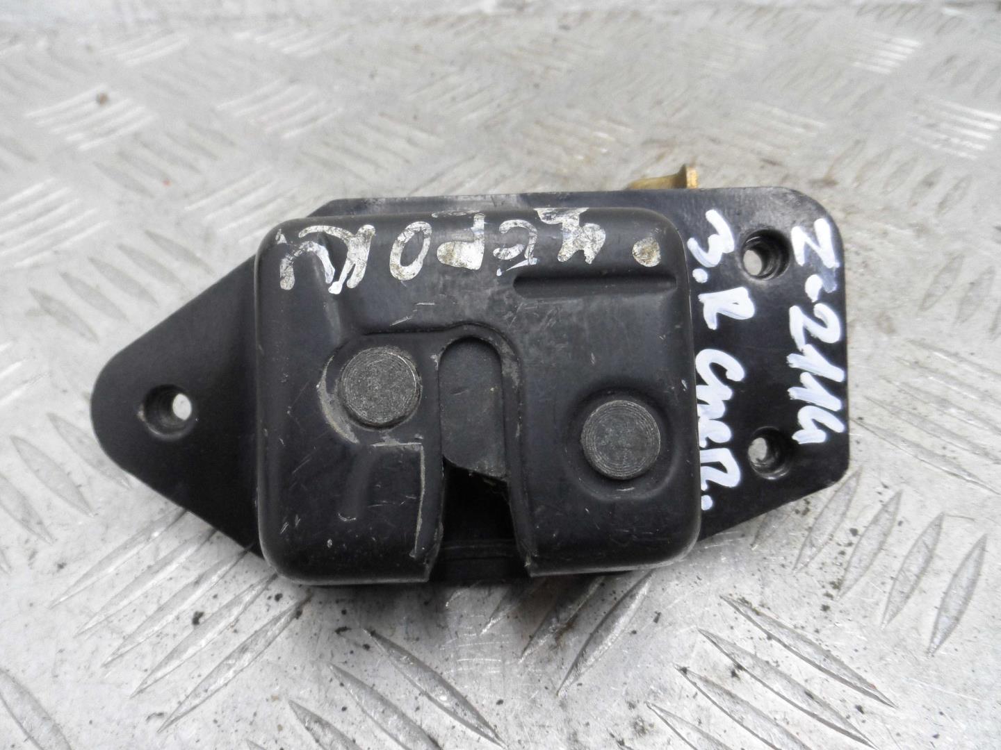 Замок двери задней правой