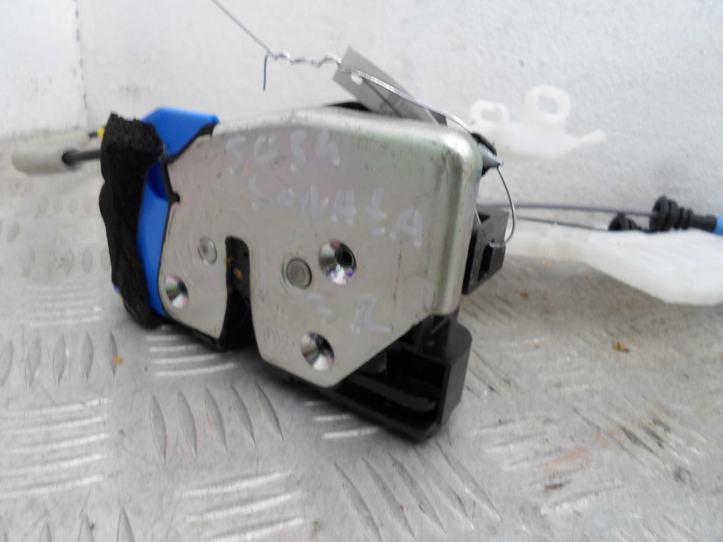 Замок двери задней правой