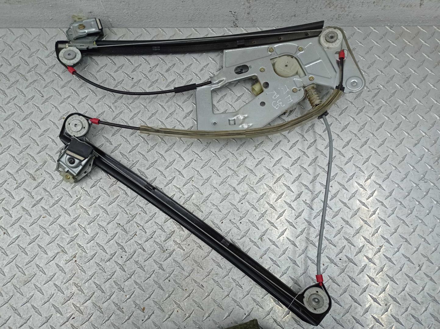 Стеклоподъемник электр. передний правый