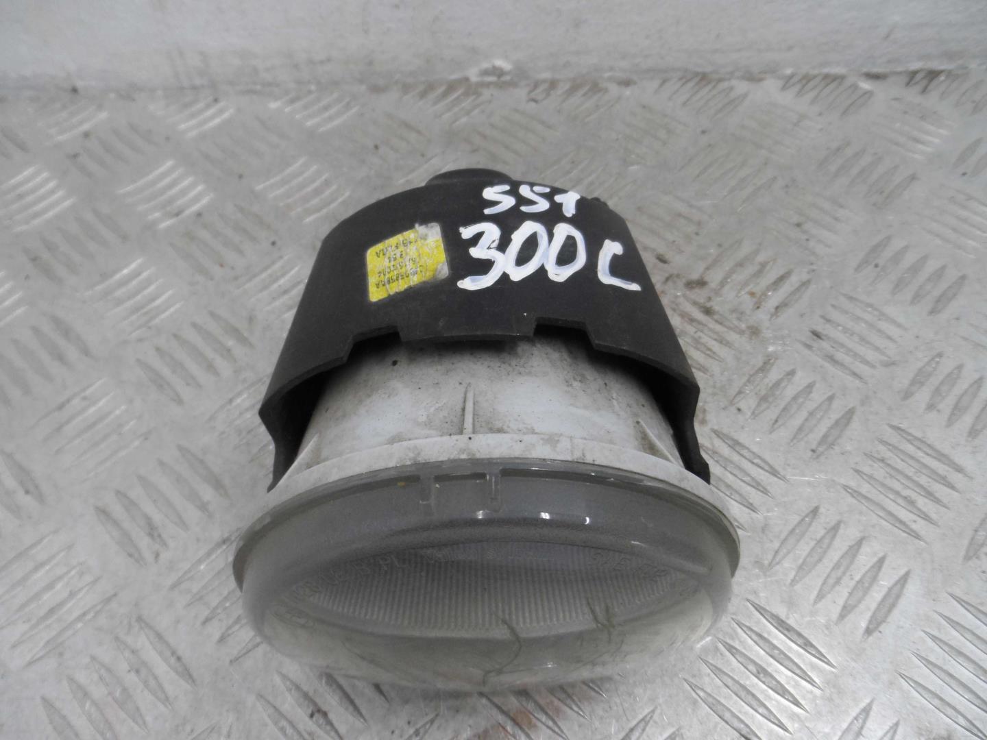 Фара противотуманная левая