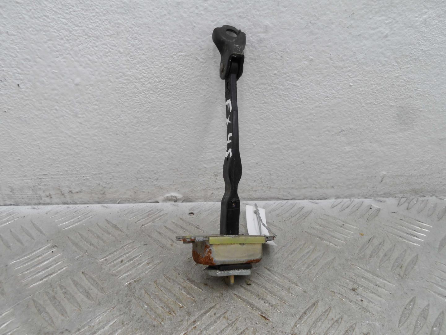 Ограничитель двери