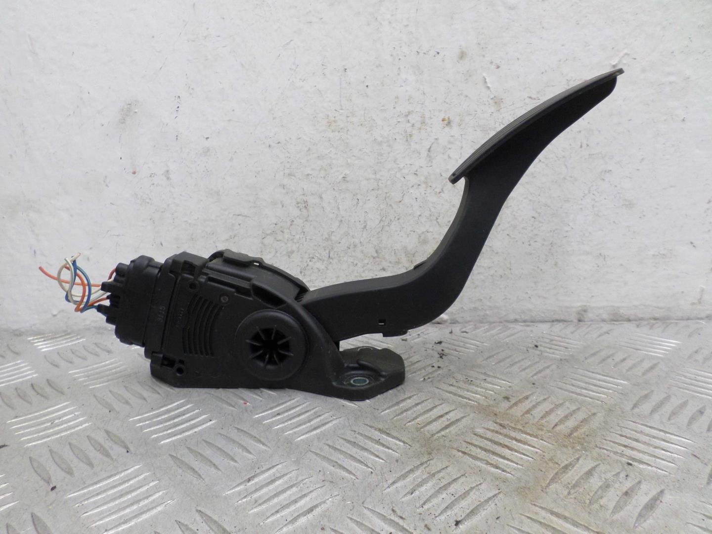 Педаль газа