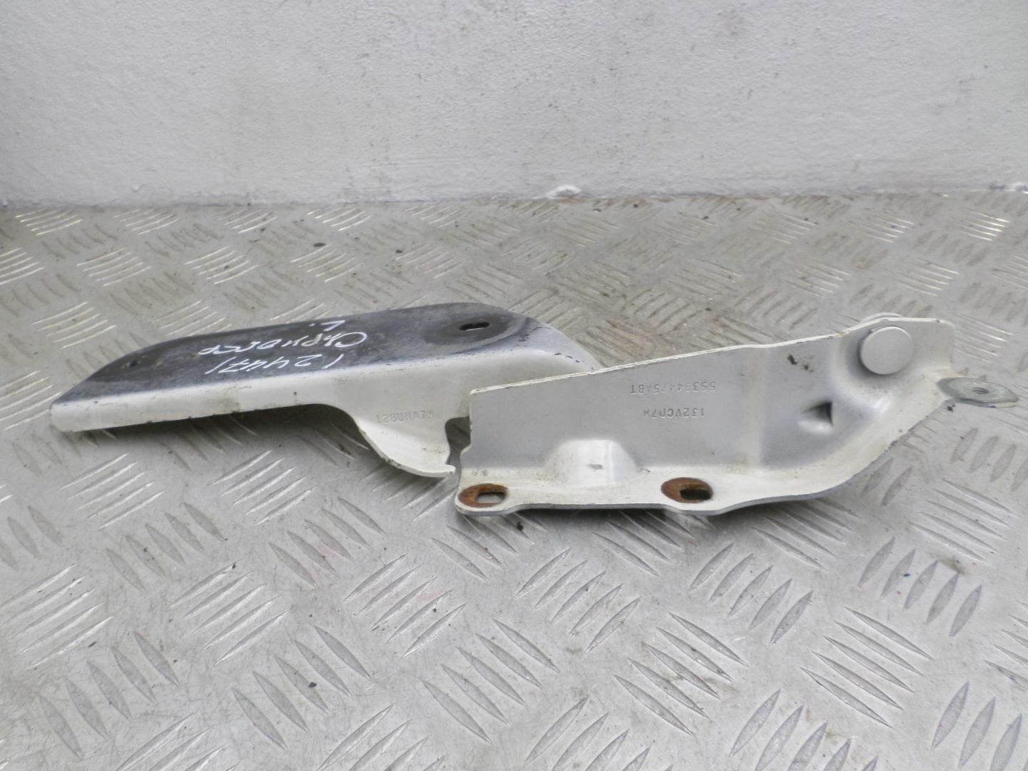 Петля капота левая