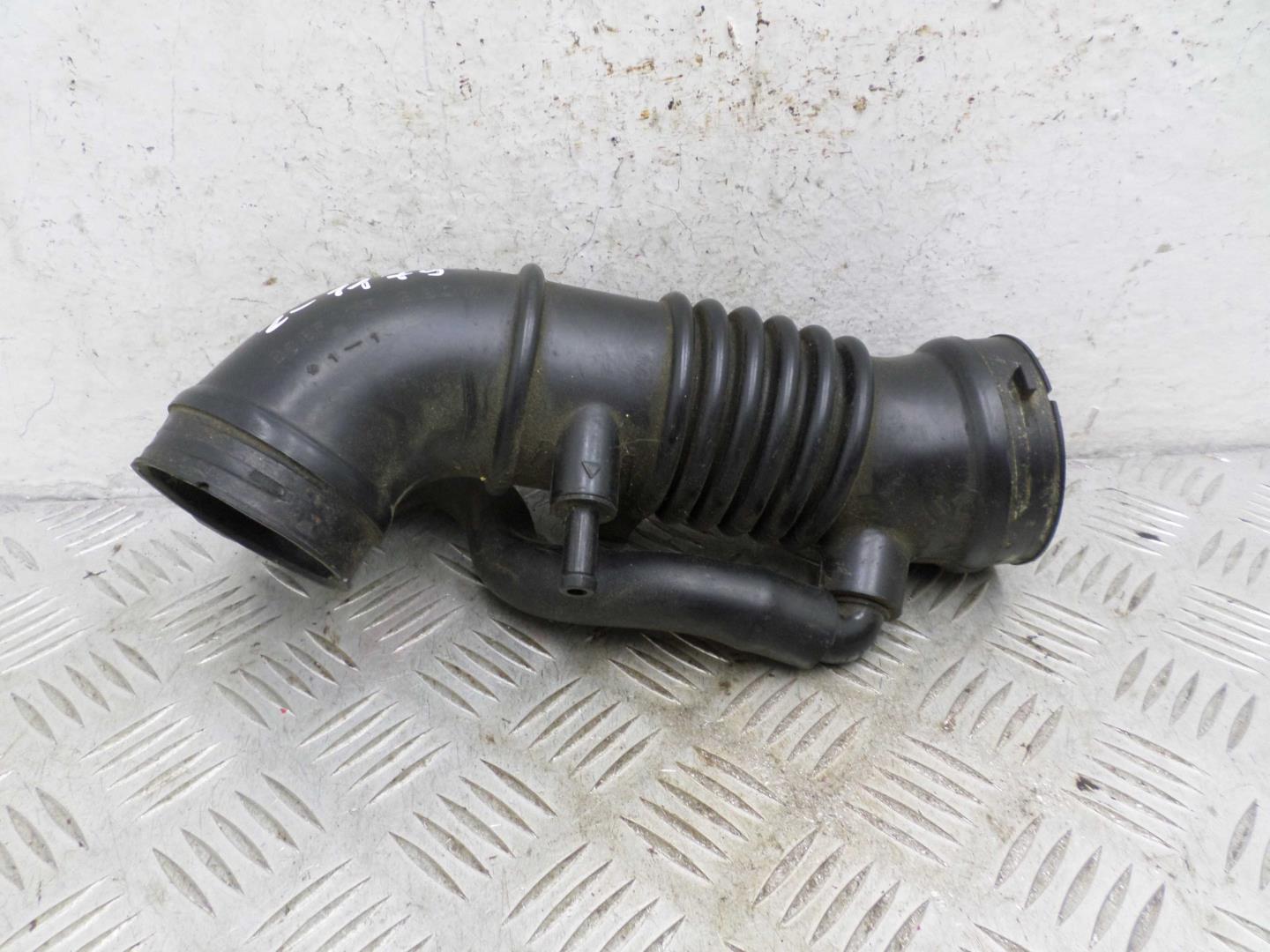 Патрубок воздушного фильтра