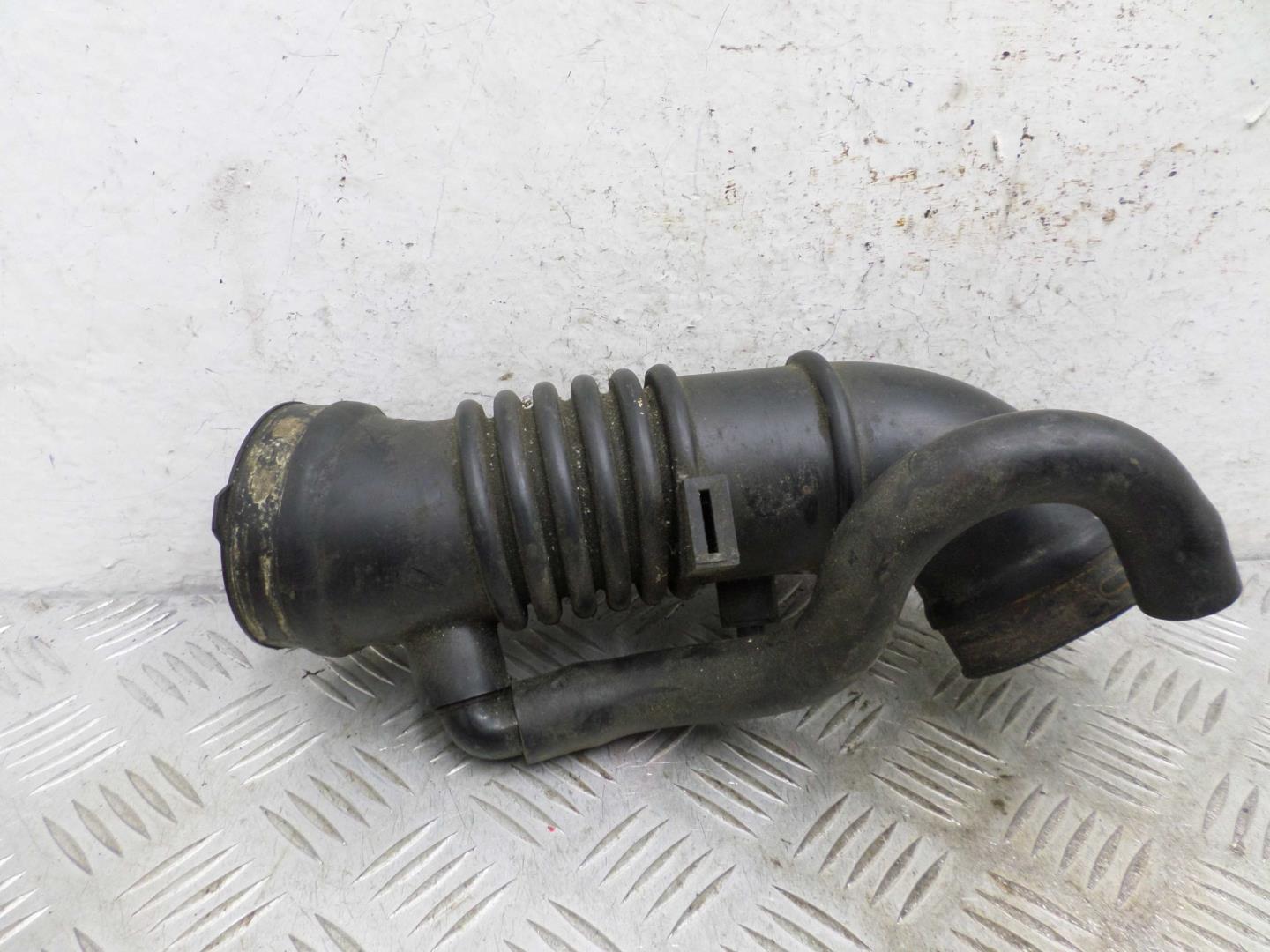 Патрубок воздушного фильтра