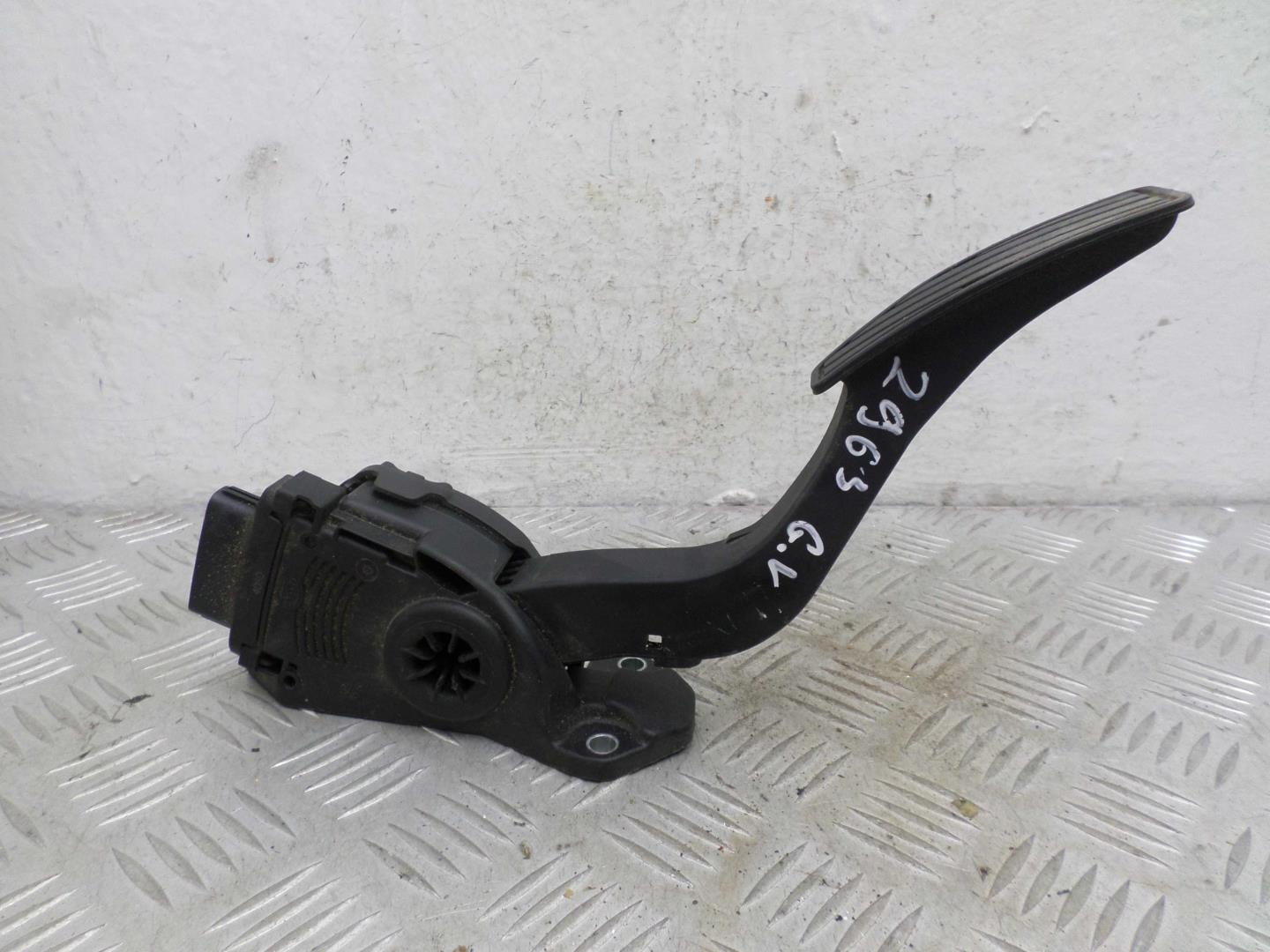 Педаль газа