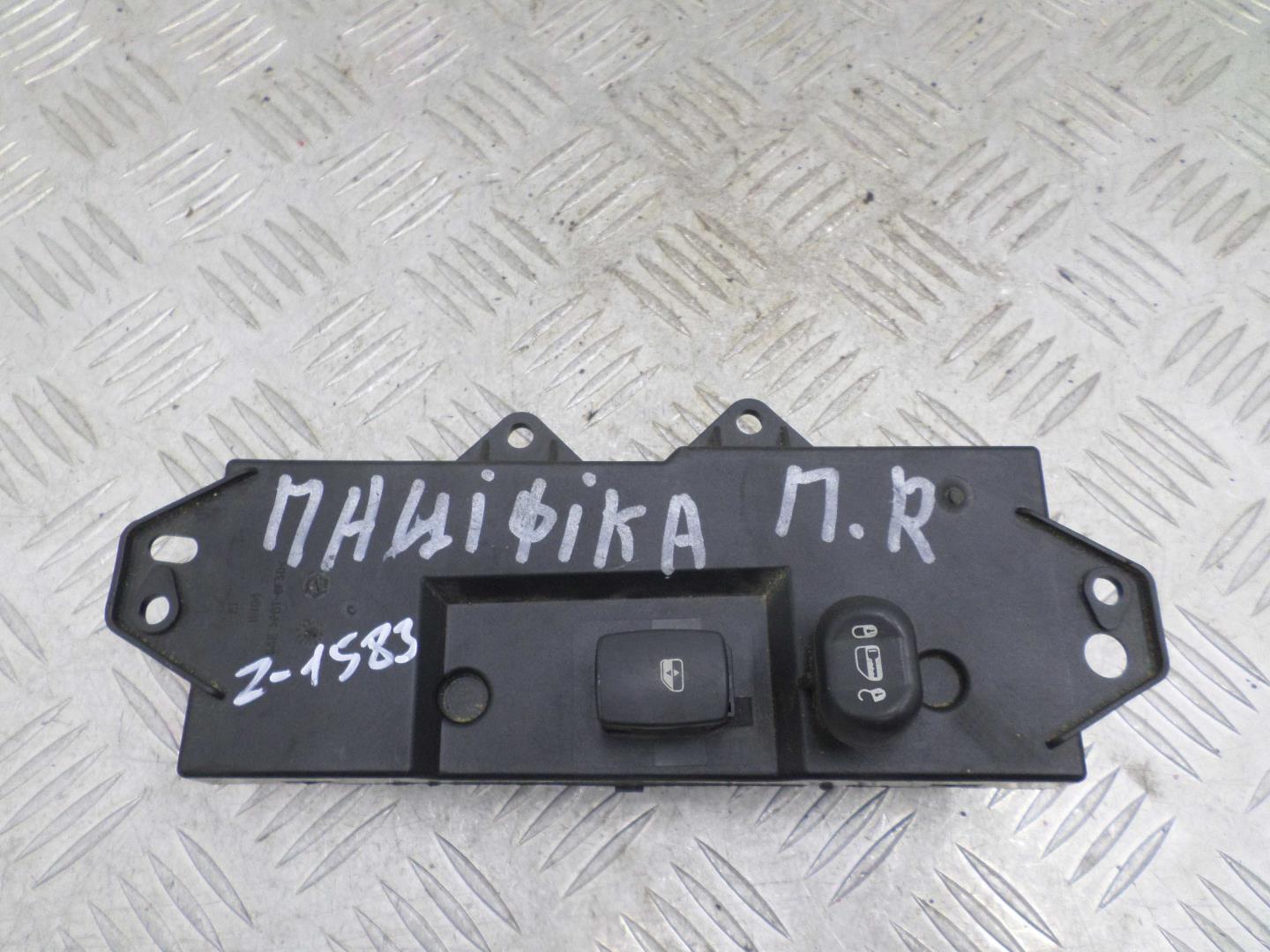 Кнопка стеклоподъемника