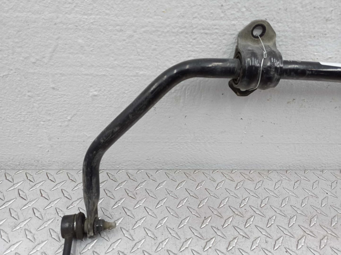 Стабилизатор передний