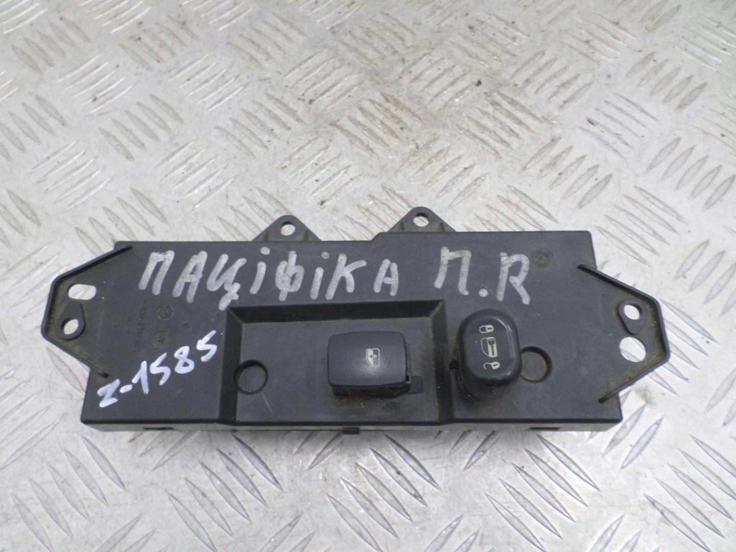 Кнопка стеклоподъемника