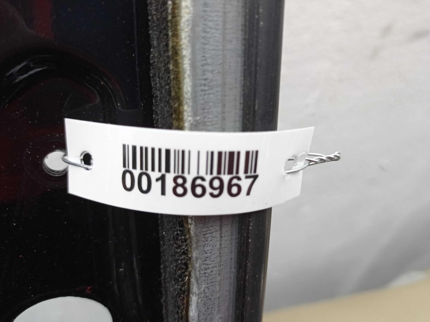 Петля двери передней