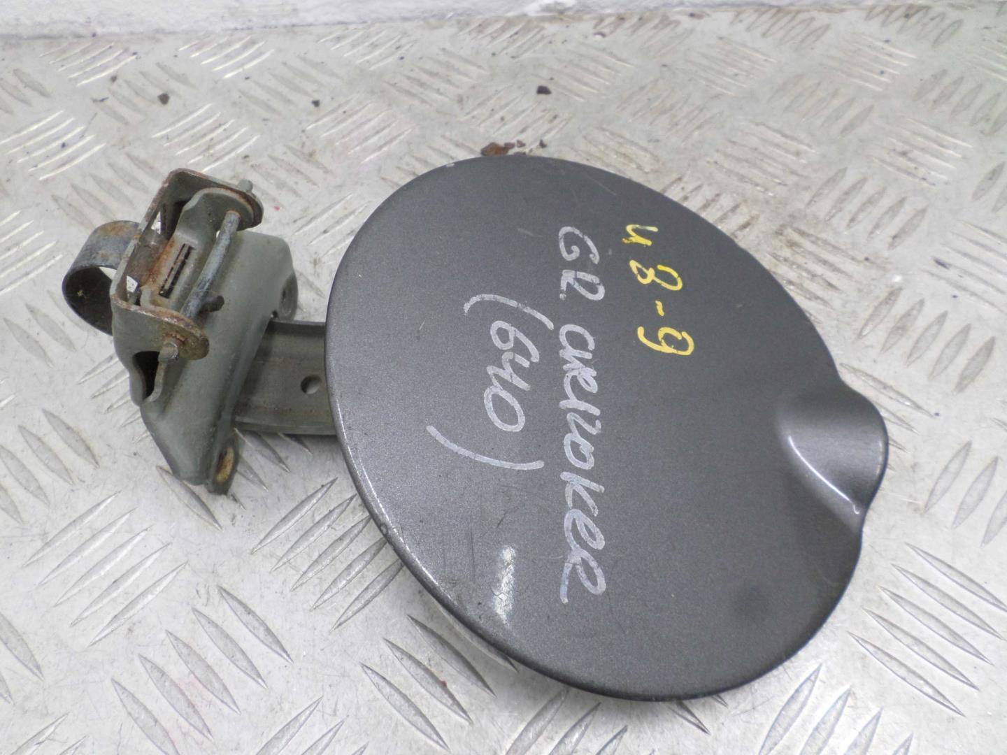 Лючок бензобака