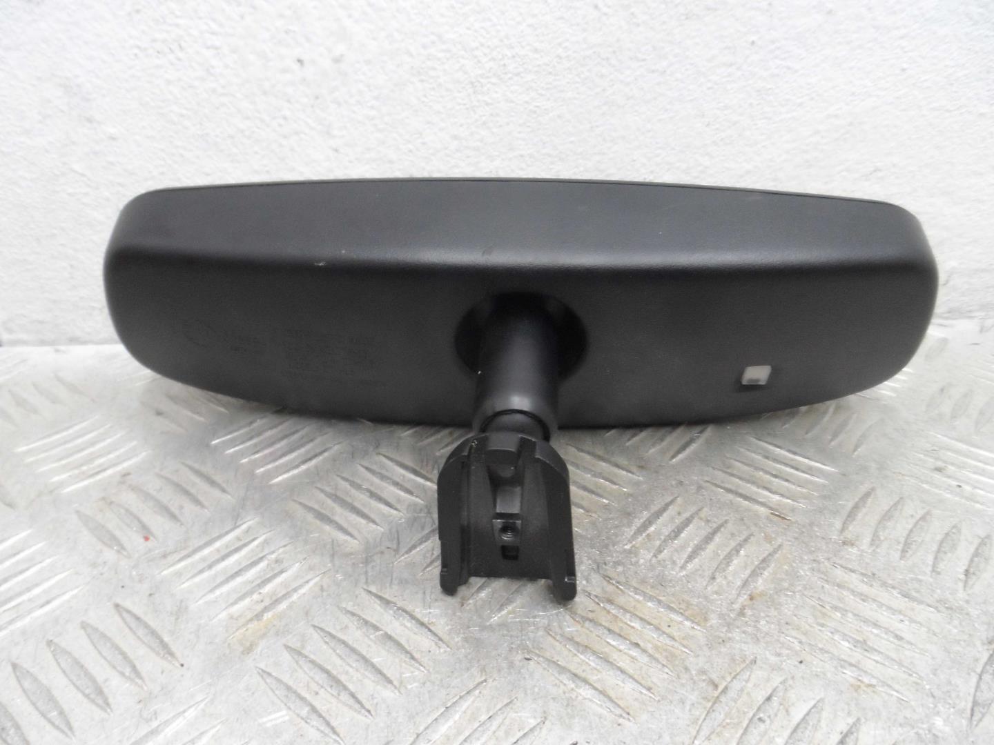 Зеркало заднего вида