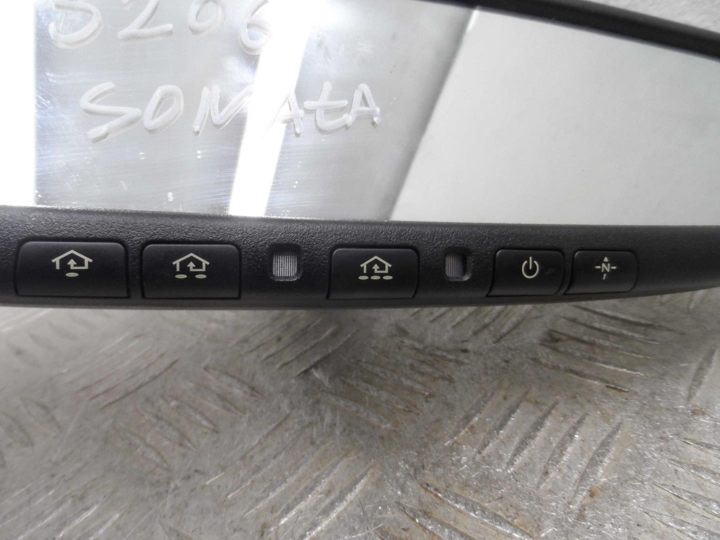 Зеркало заднего вида