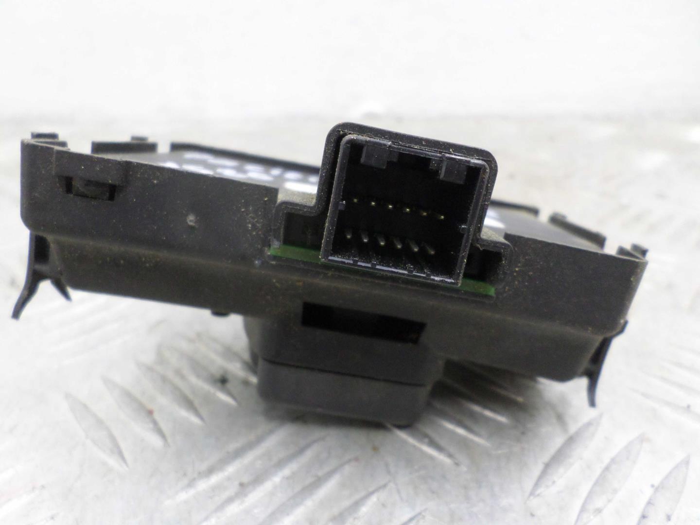 Переключатель регулировки сиденья