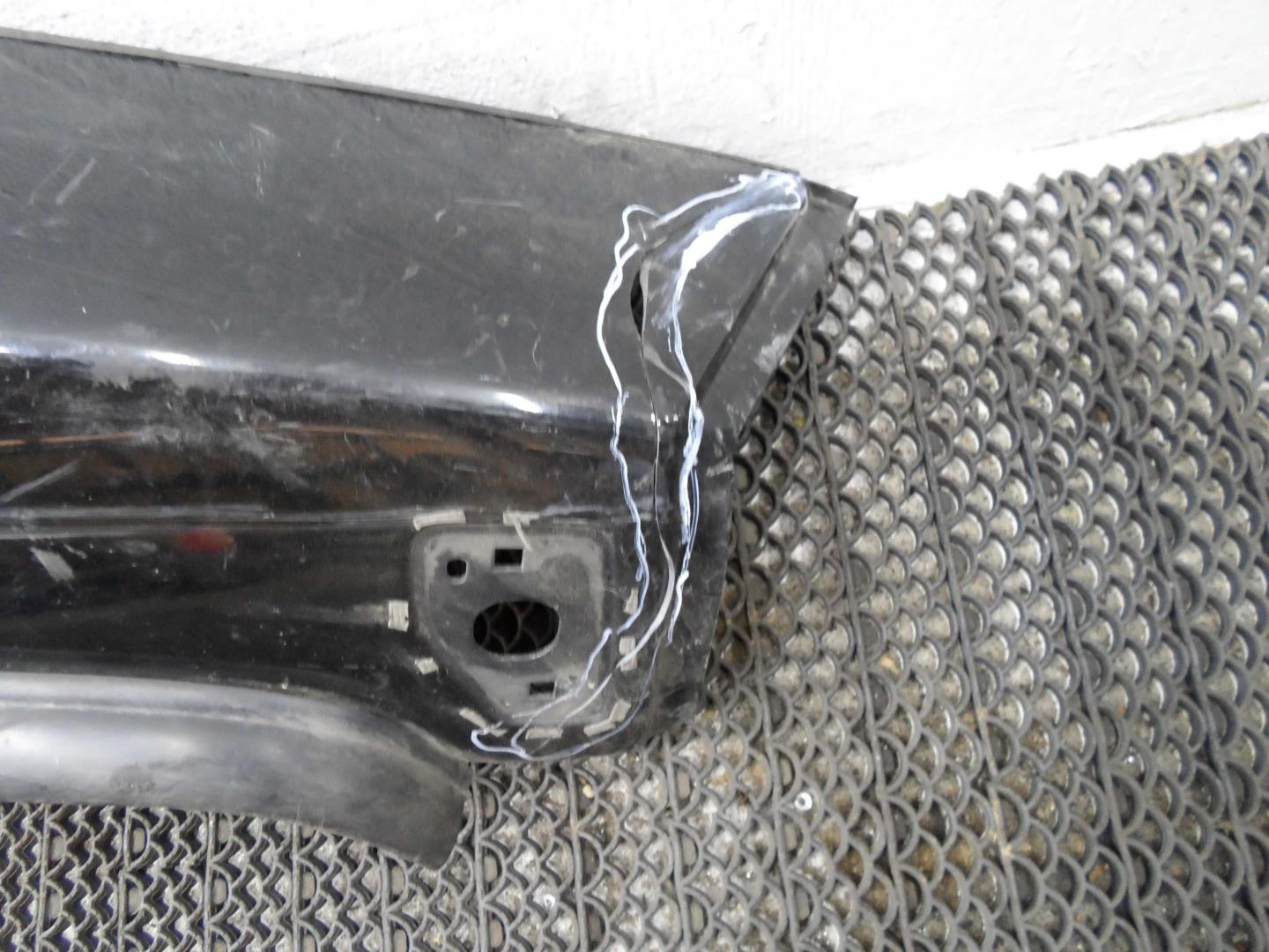 Накладка переднего крыла правого