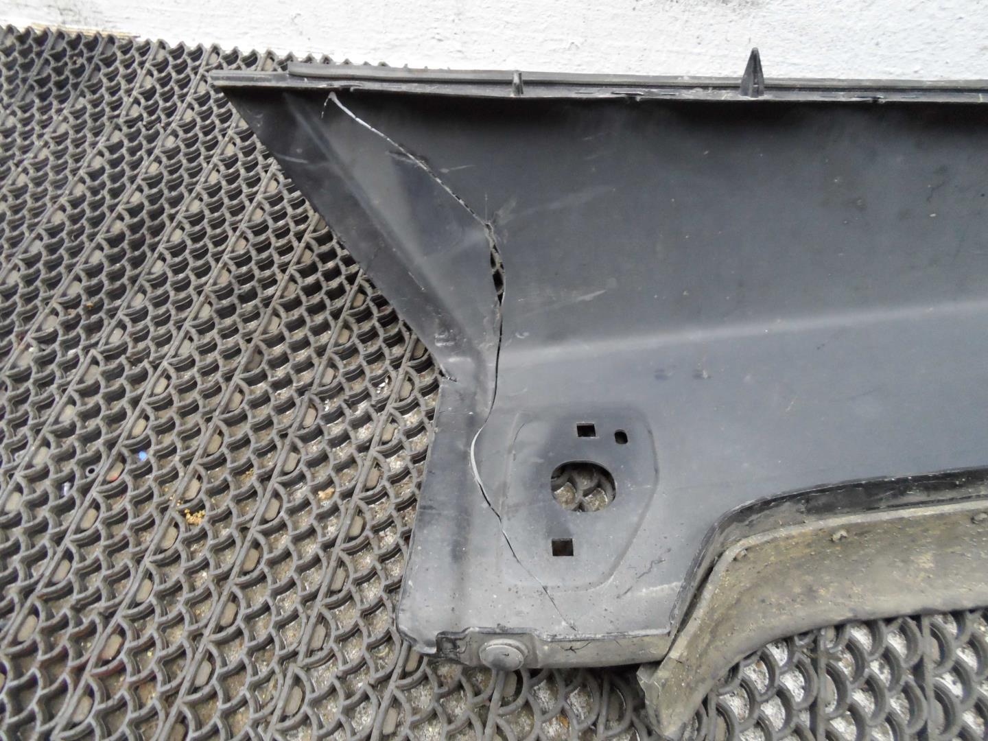 Накладка переднего крыла правого