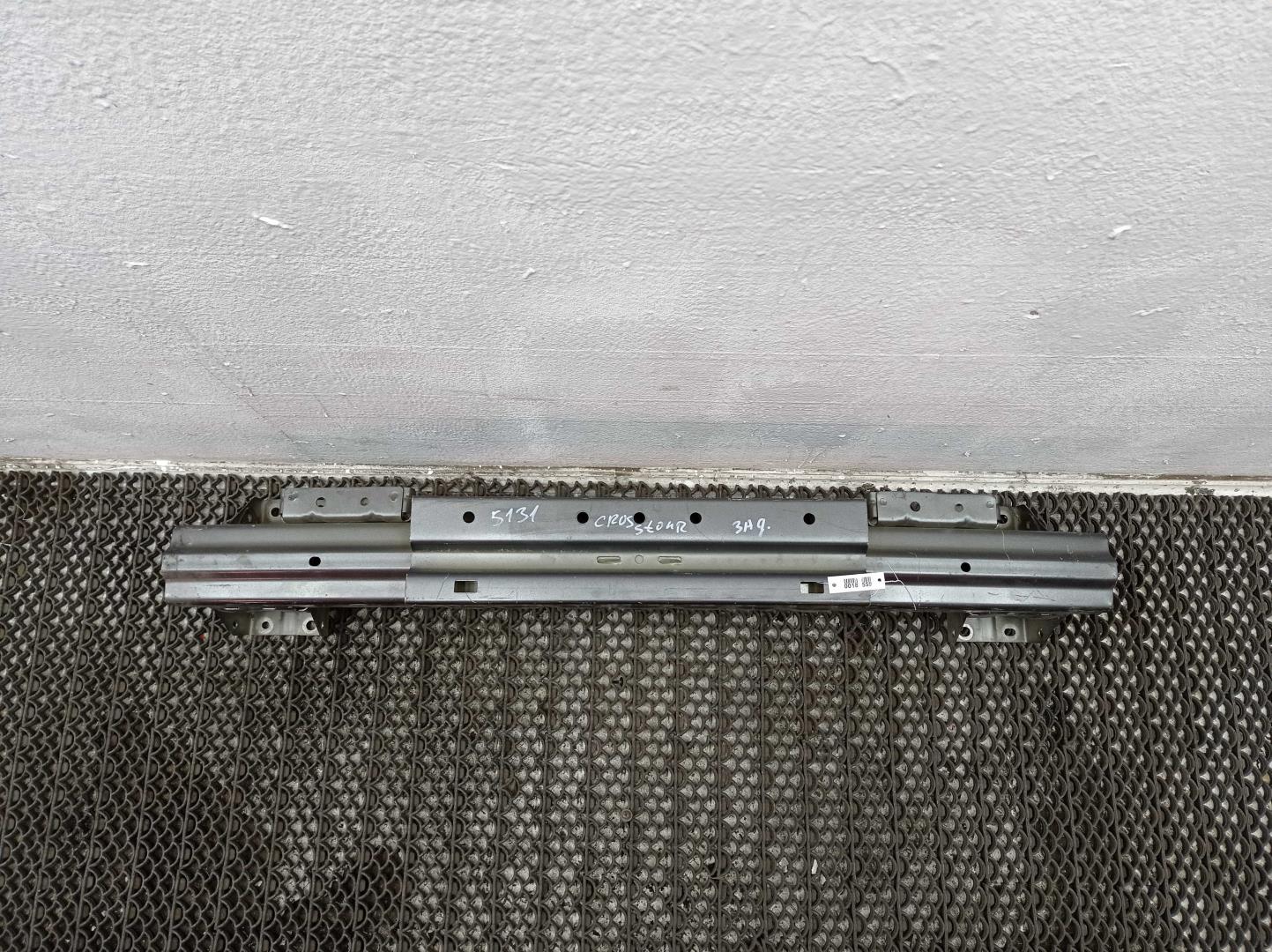 Усилитель заднего бампера