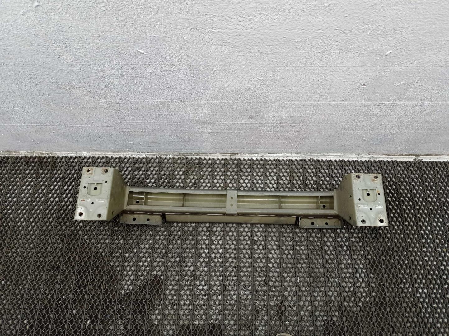 Усилитель заднего бампера