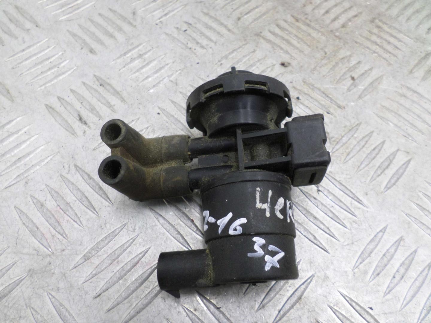 Клапан вентиляции топливного бака