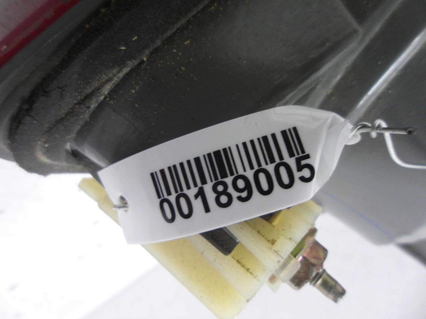 Фонарь задний внутренний правый