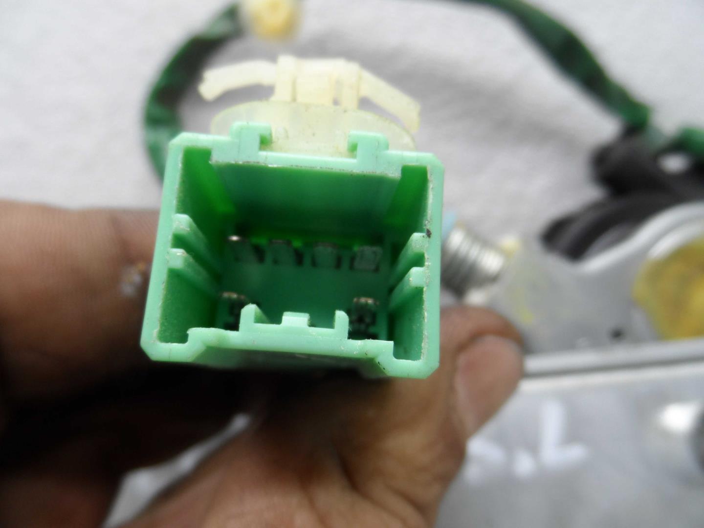 Стеклоподъемник электр. задний левый