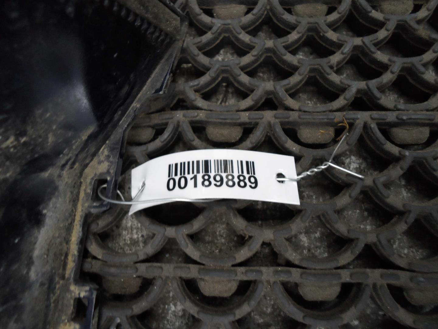 Накладка заднего крыла правого