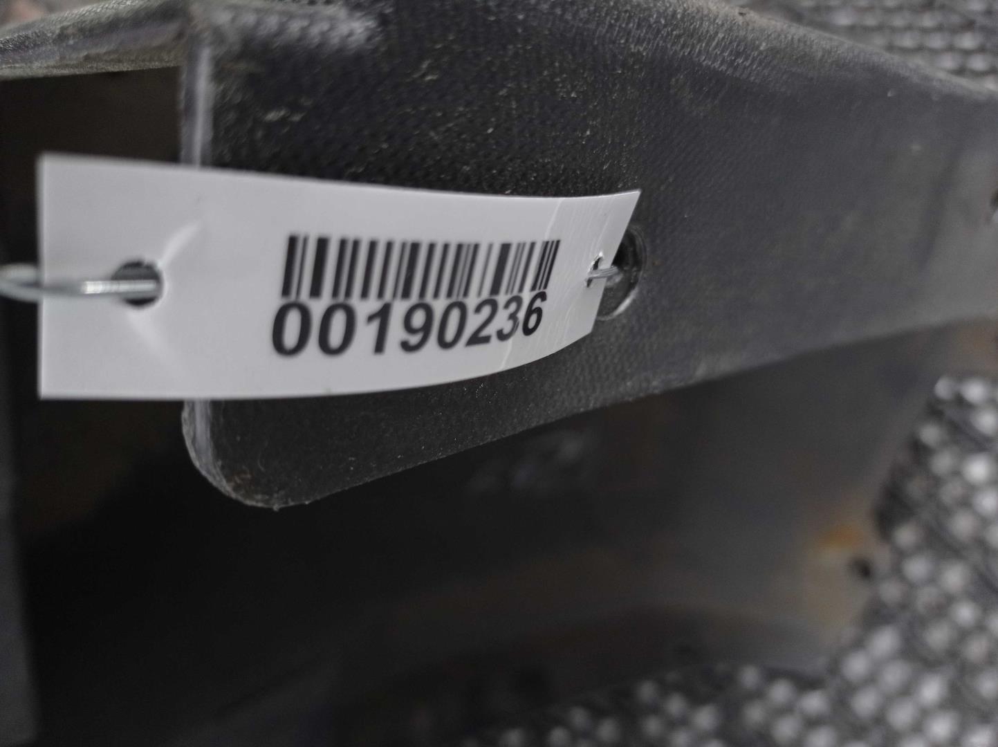 Накладка заднего крыла правого