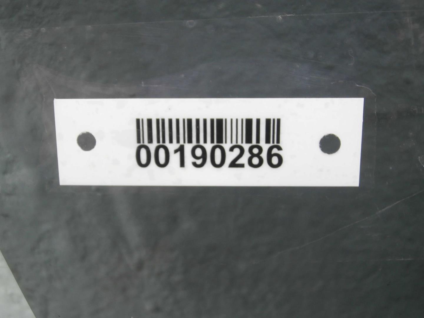 Стекло двери передней правой