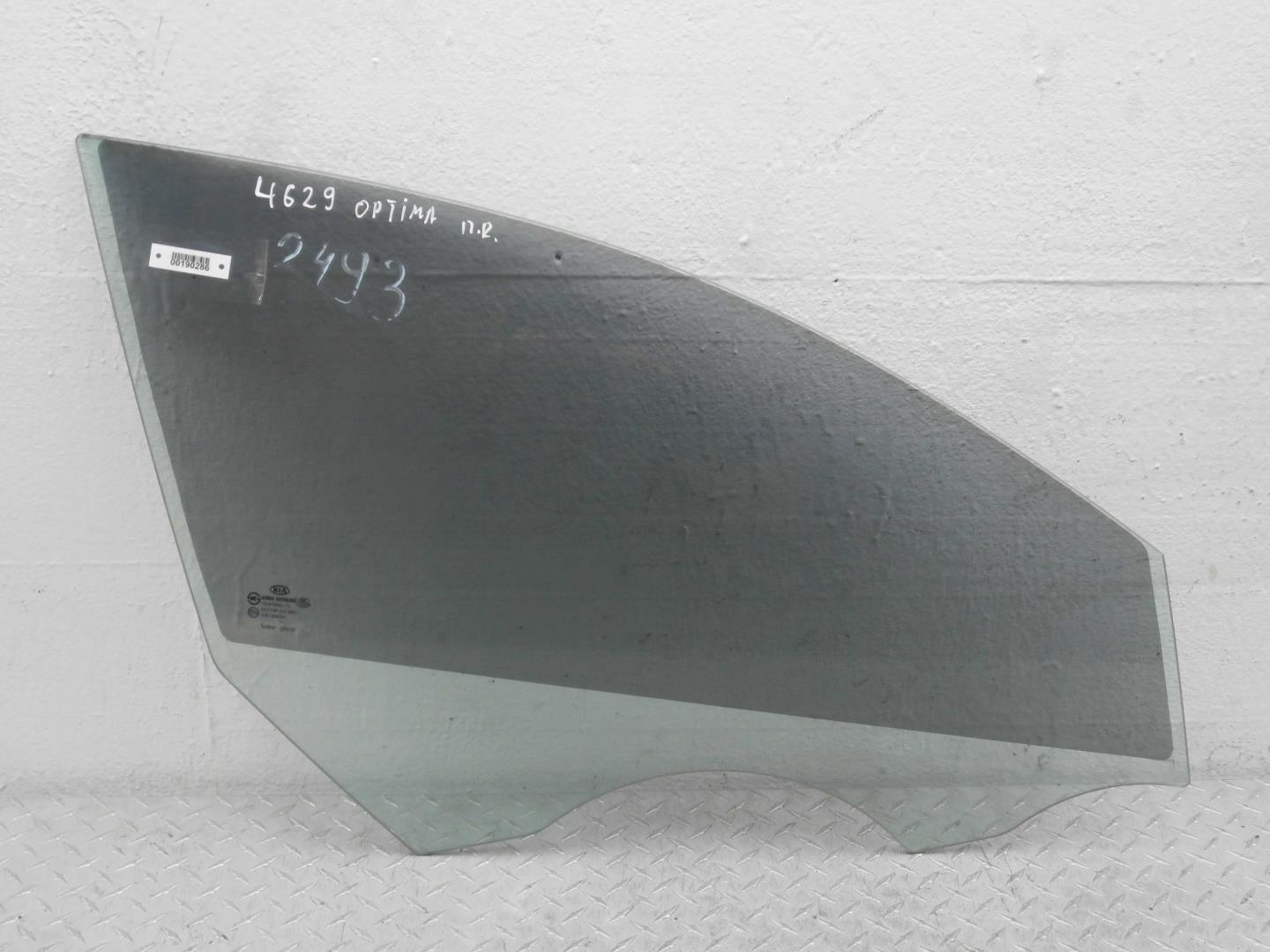 Стекло двери передней правой