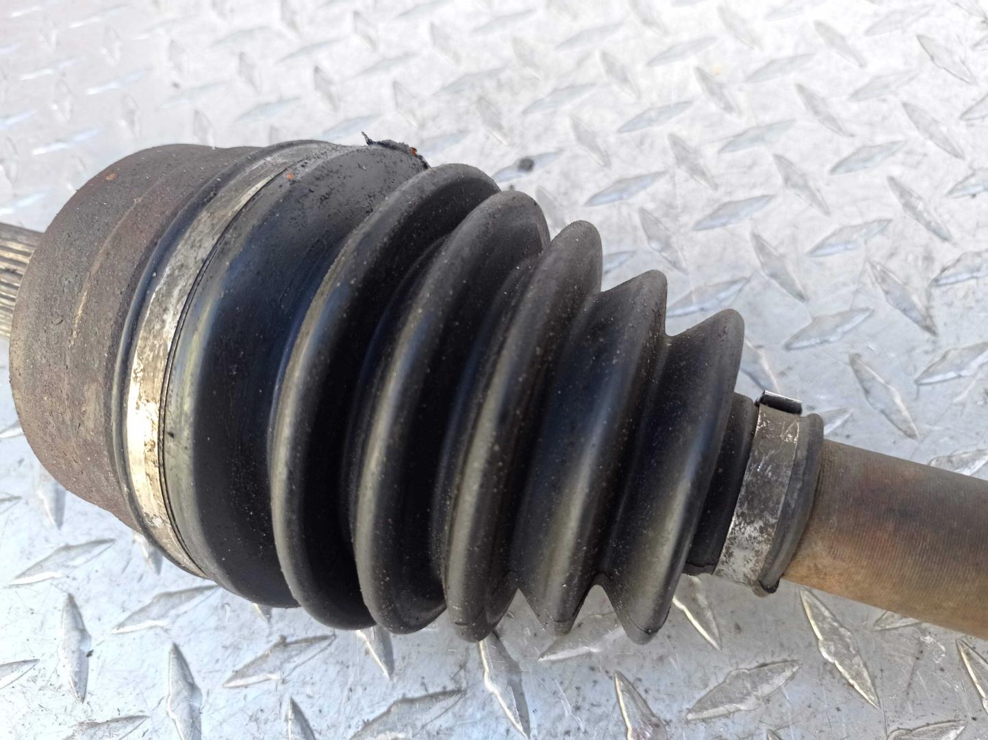 Полуось передняя правая