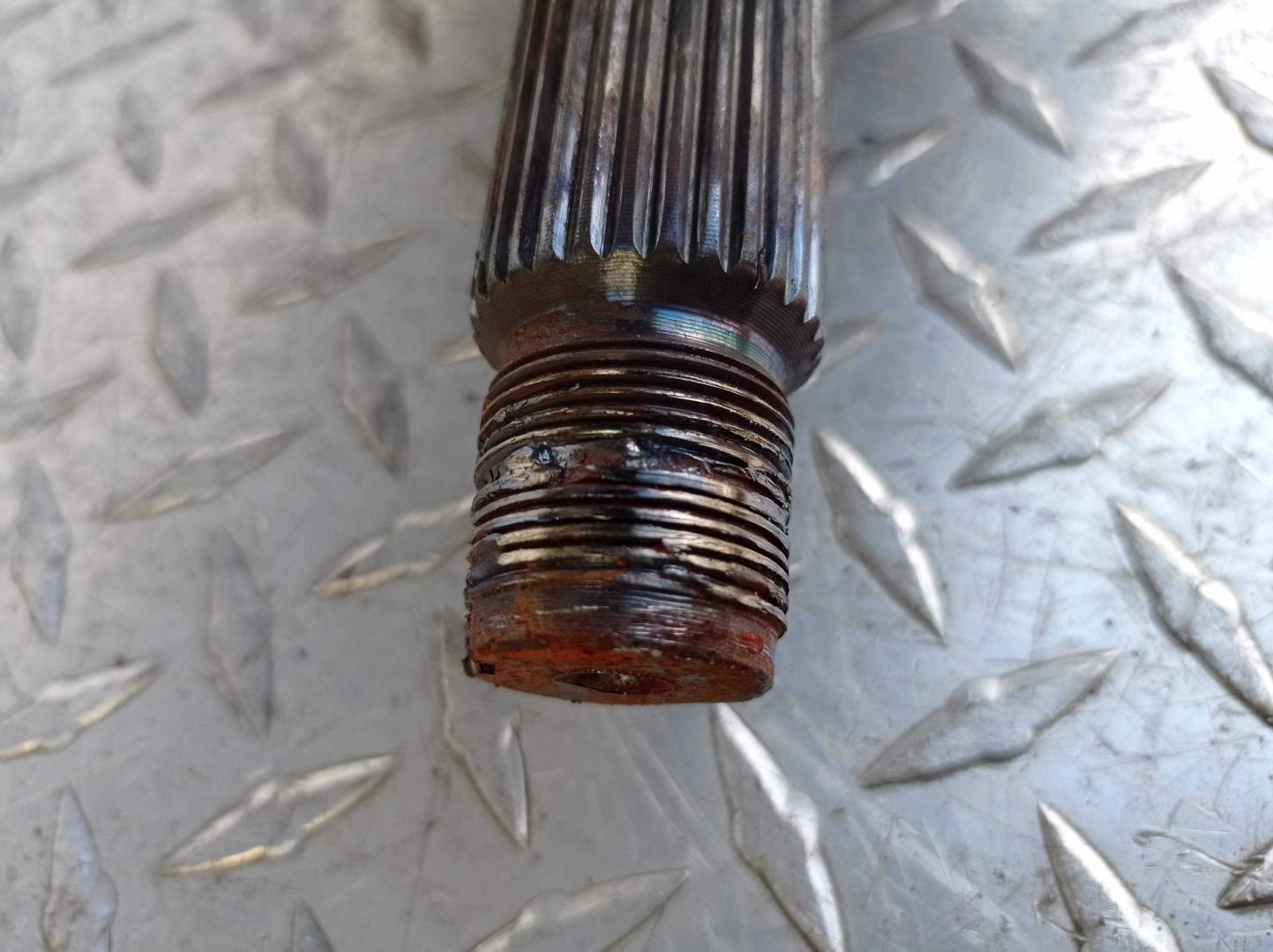 Полуось передняя правая