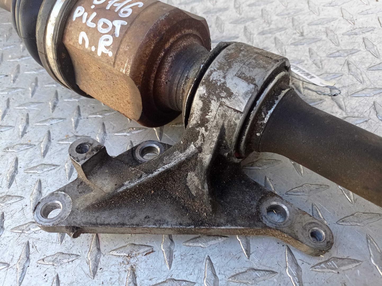 Полуось передняя правая