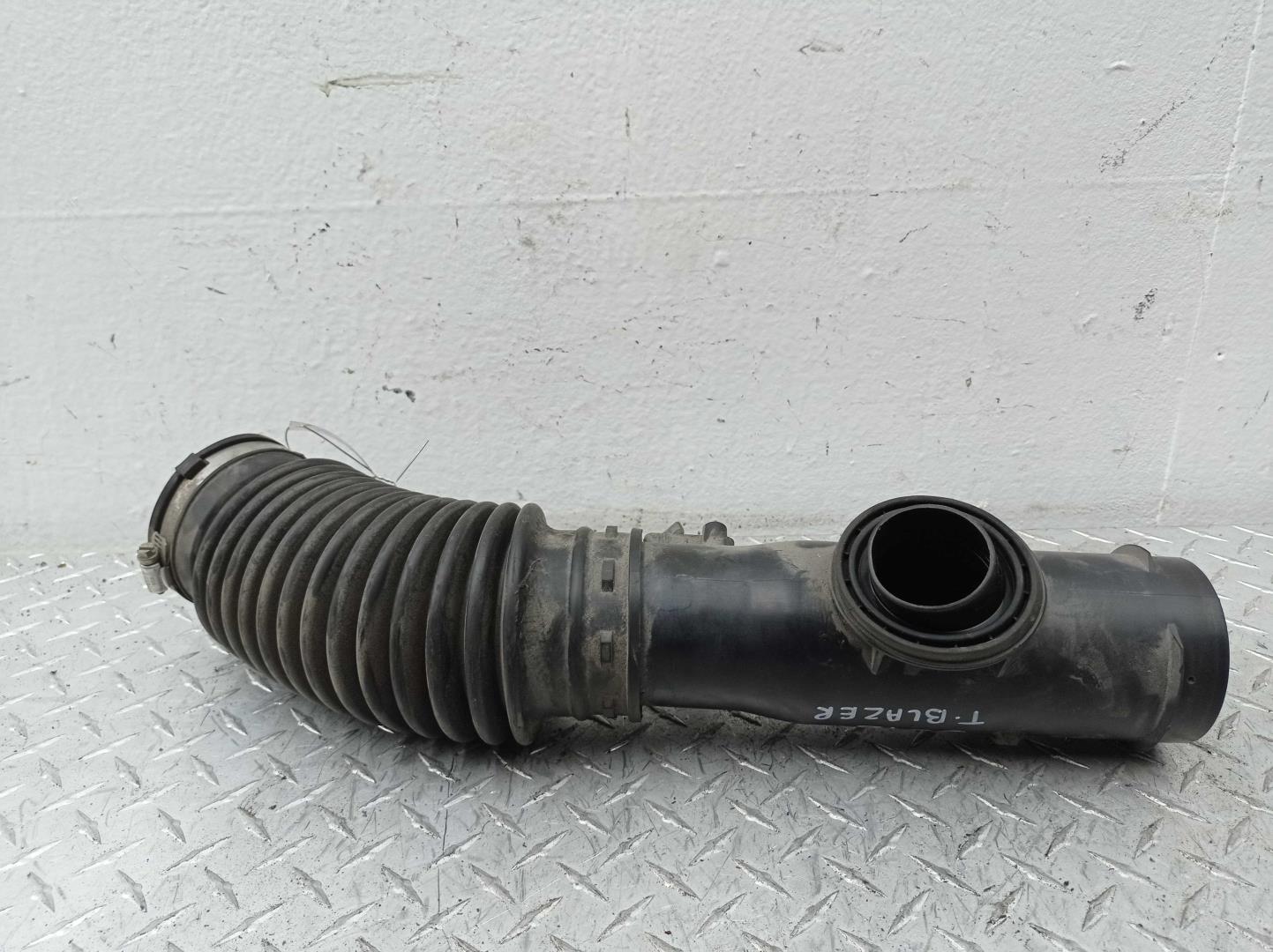 Патрубок воздушного фильтра