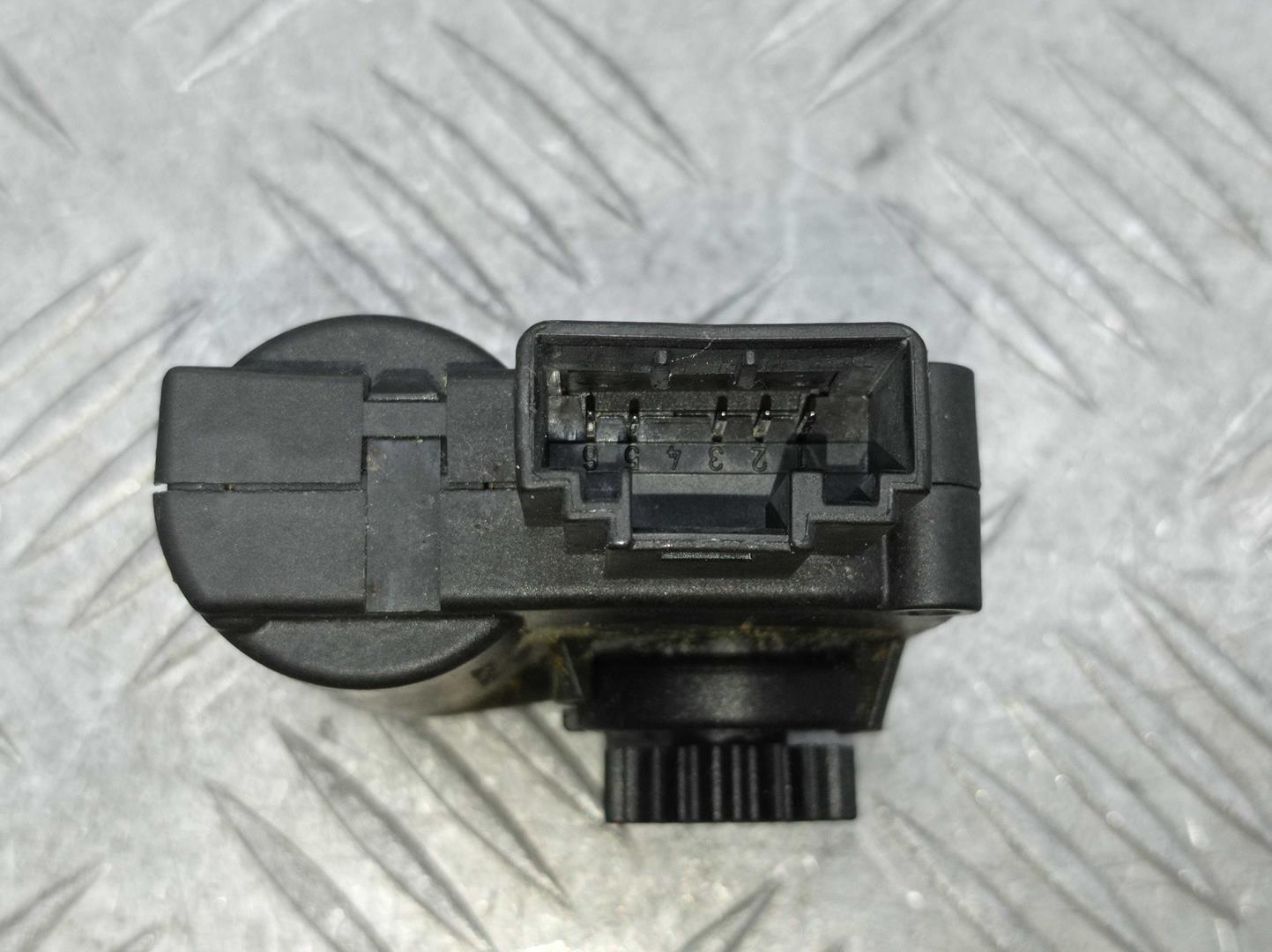 Моторчик заслонки печки