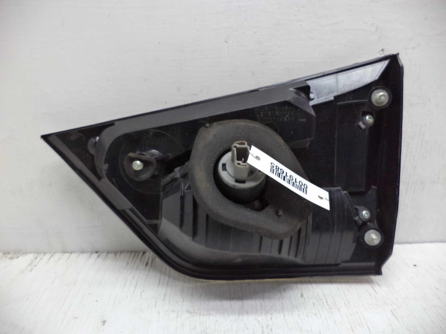 Фонарь задний внутренний левый