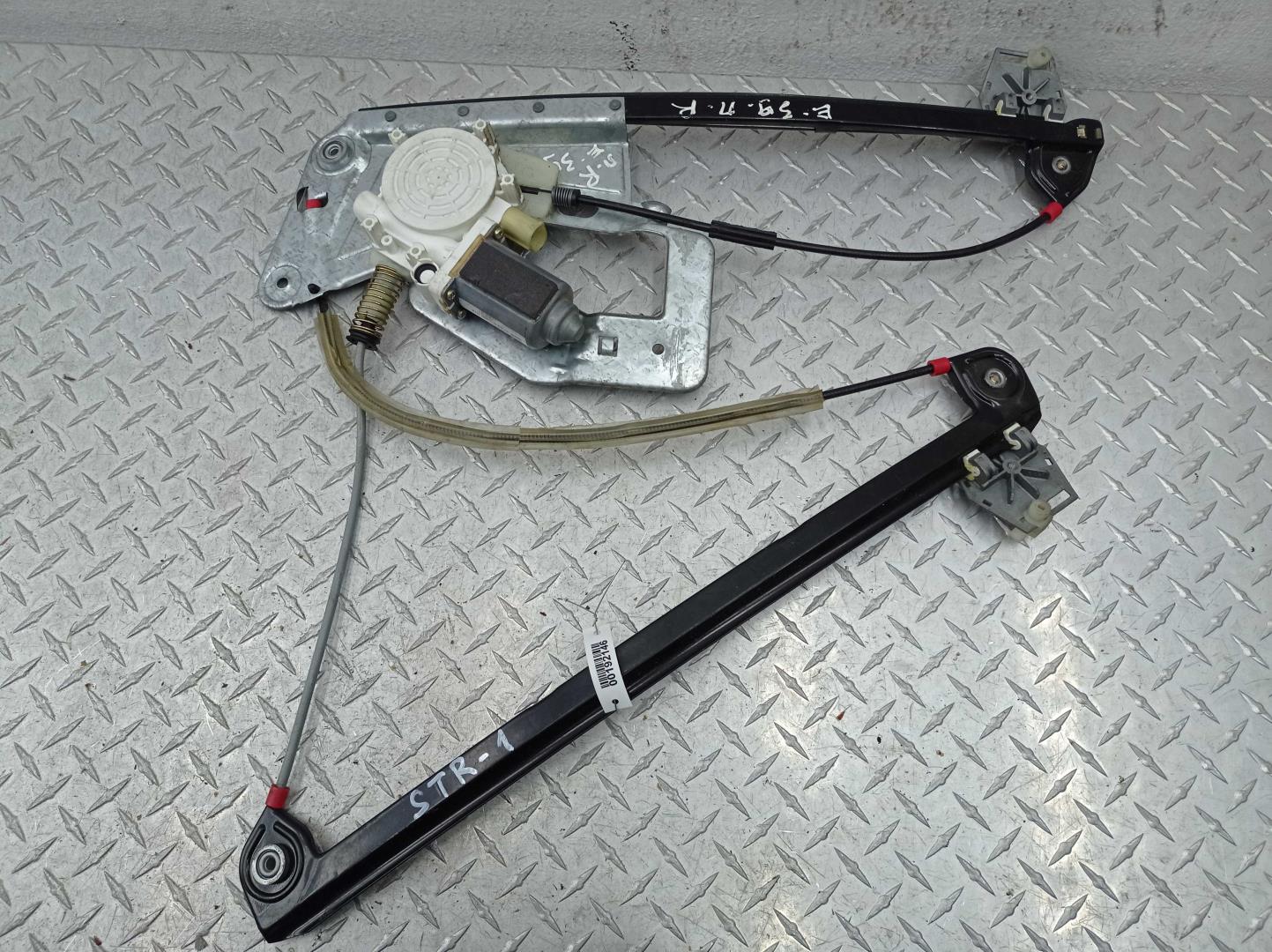 Стеклоподъемник электр. передний правый